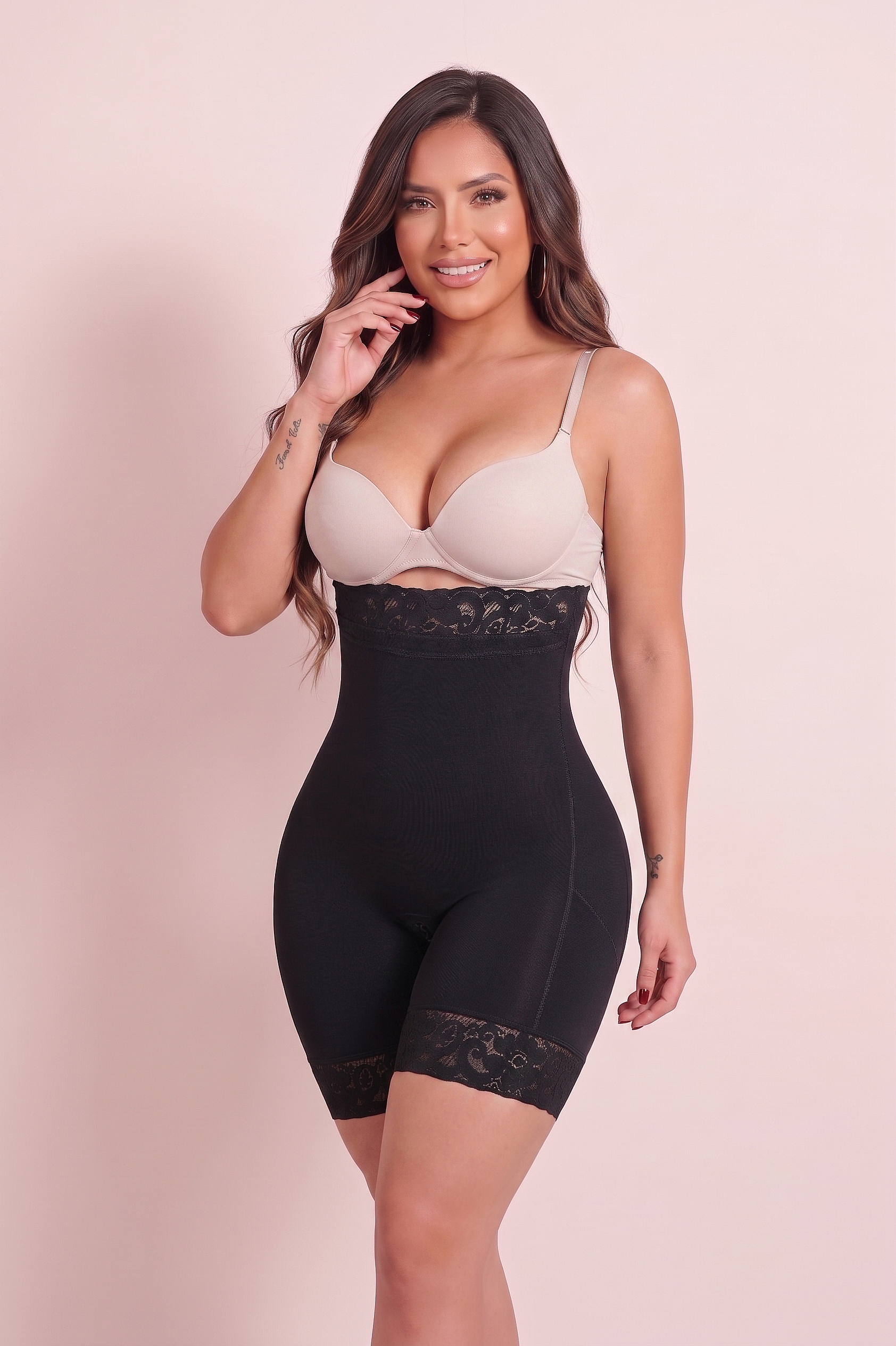 3017 - Short alto con control de abdomen y relace de glúteos