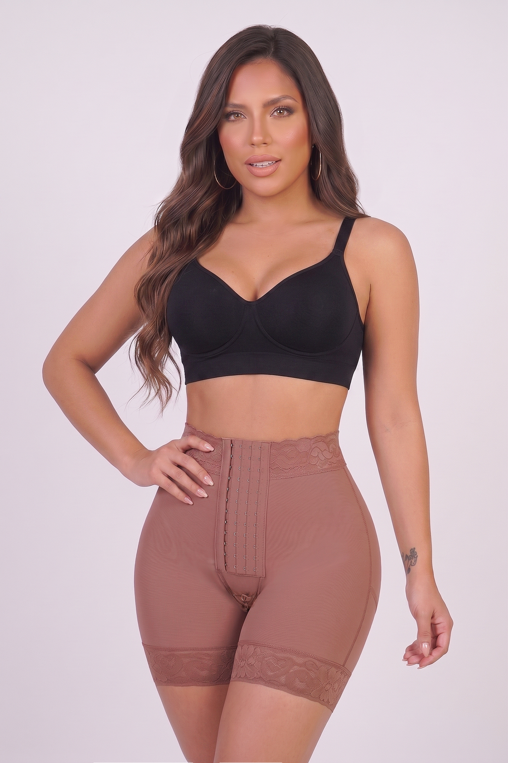 3035 - Short corto con realce interno