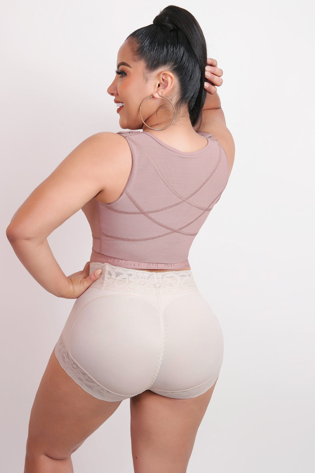 4007 - Post-surgical sleeveless bra with hooks
