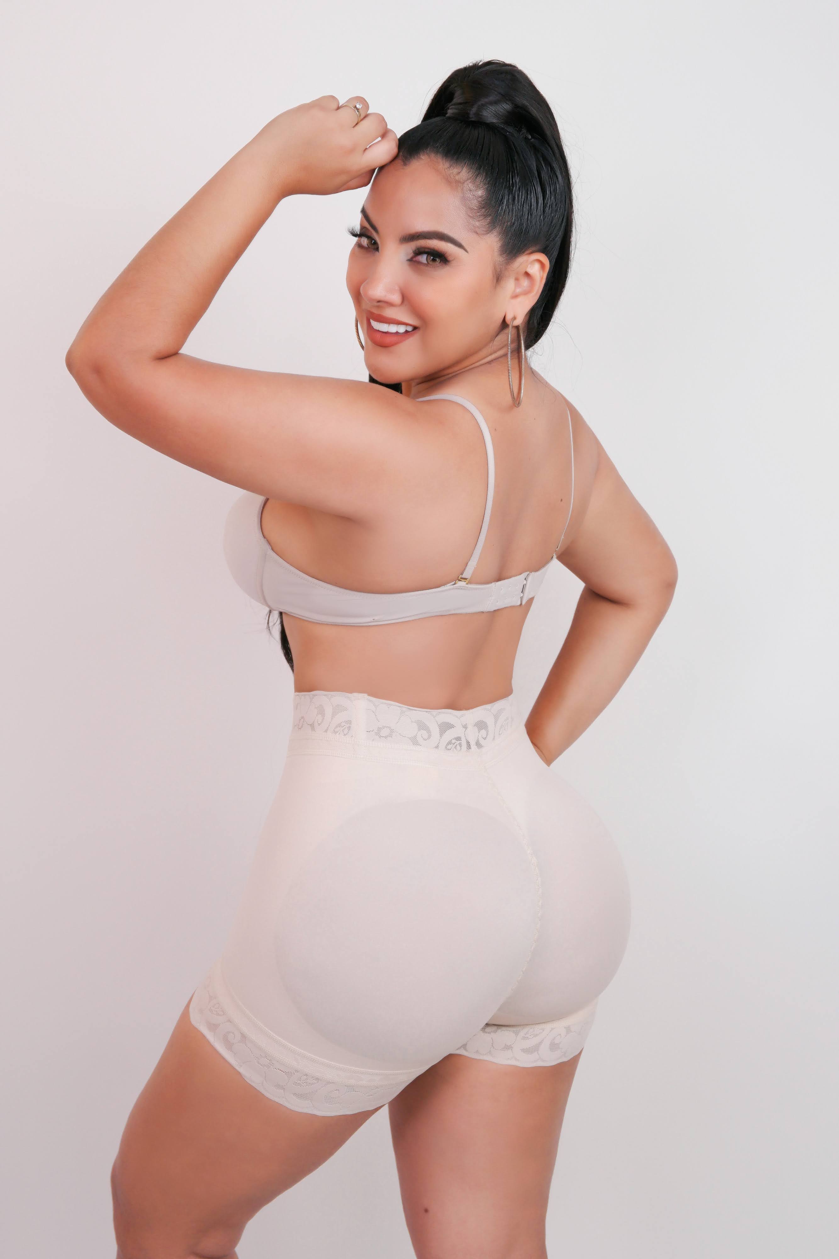 3036 - Shorts cortos con realce interno