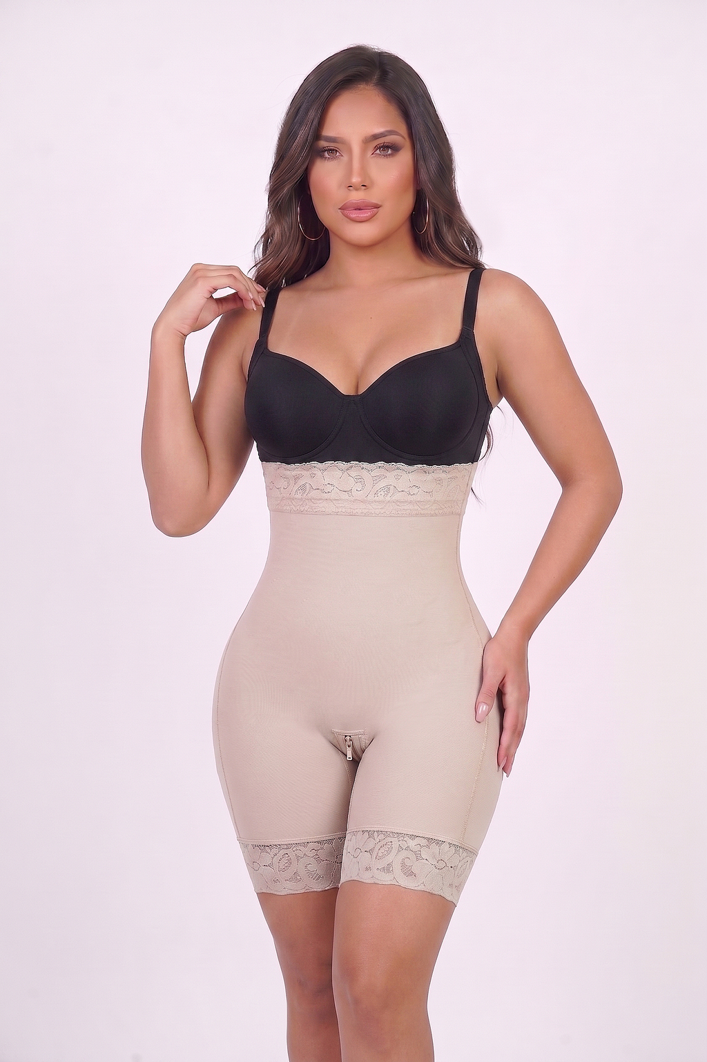 3017 - Short alto con control de abdomen y relace de glúteos