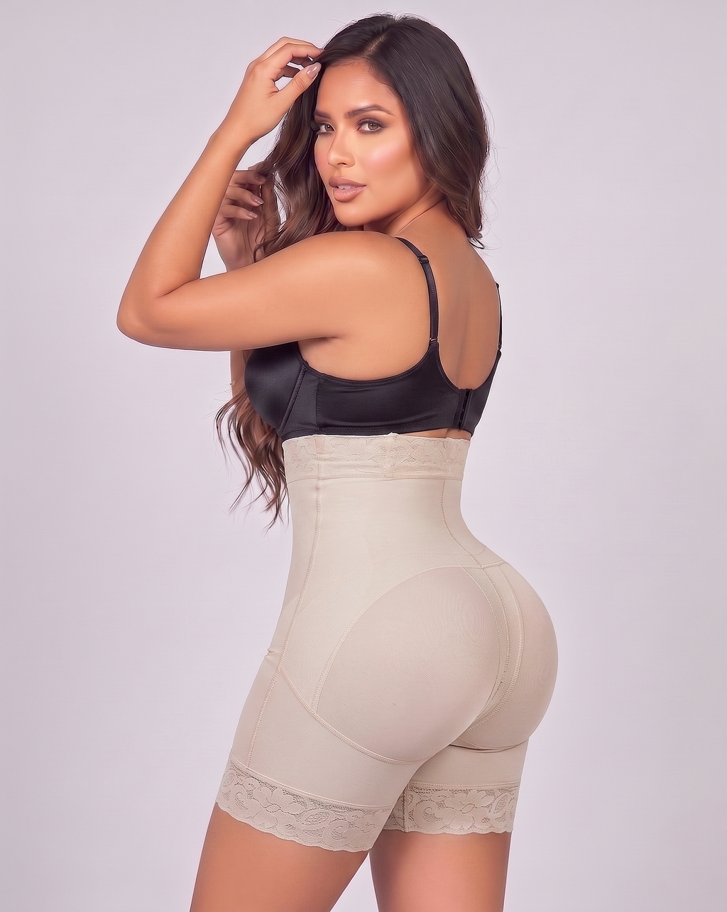 3017 - Short alto con control de abdomen y relace de glúteos