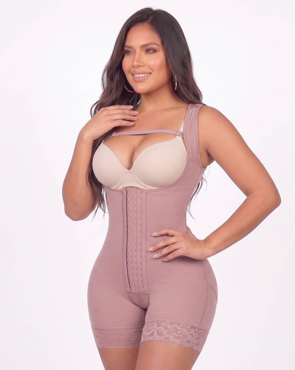 1112 - Short-type body shaper with sleeveless arms, open bust and 4 rows of hooks and eyes